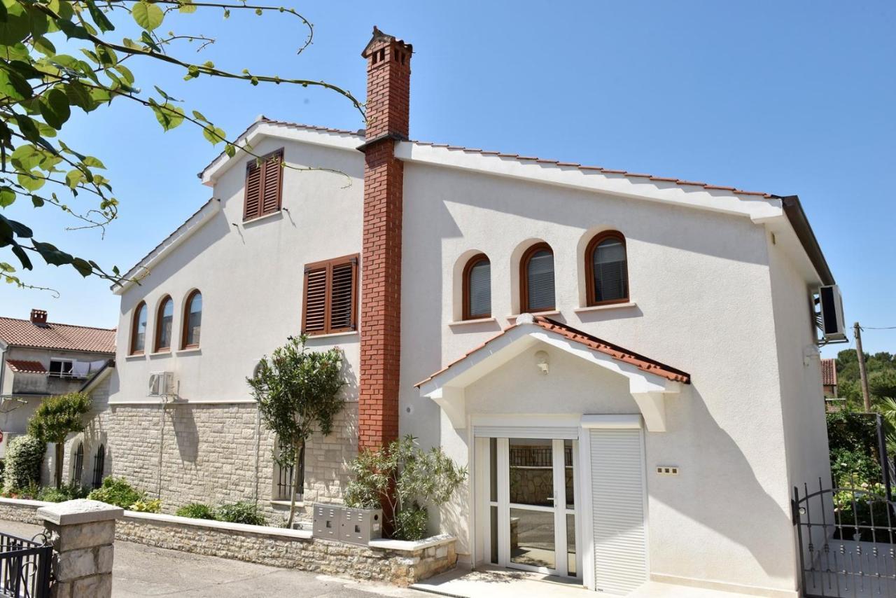 Apartments Lavizatic Poreč Extérieur photo