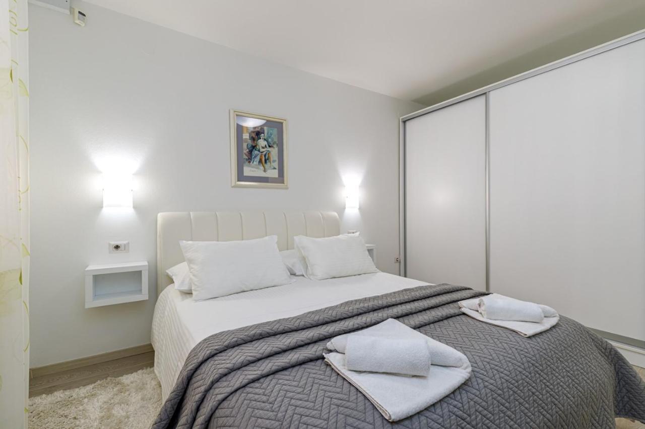 Apartments Lavizatic Poreč Extérieur photo