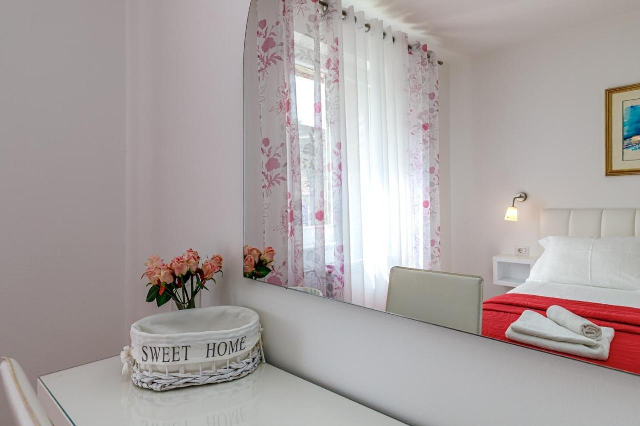 Apartments Lavizatic Poreč Extérieur photo